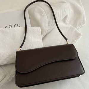 bolsa formal de cuero café para dama con finos acabados elegantes